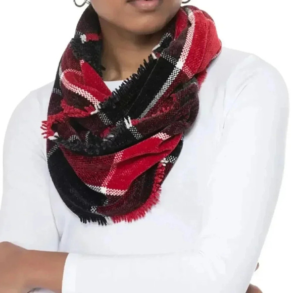 Charter Club Chenille Infinity Scarf Black Red Multi Plaid Woven Loop Fringed - Picture 1 of 7